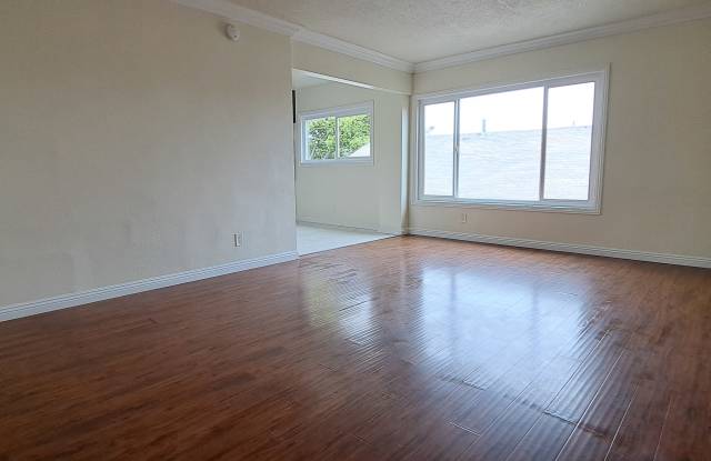 1340 West 85th Street Gallery 3