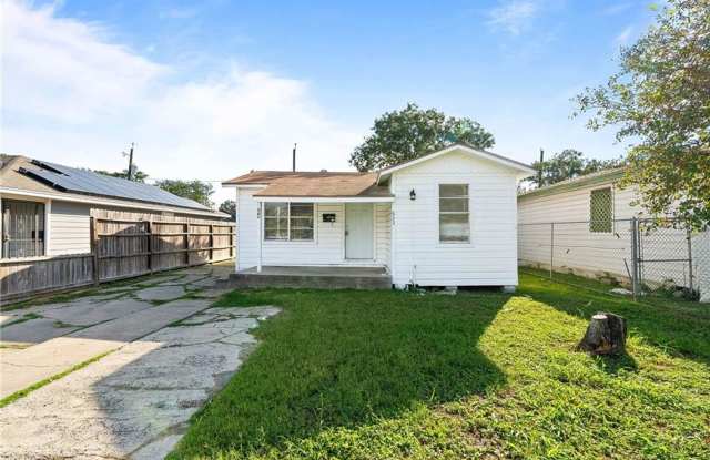 HOUSING VOUCHERS ACCEPTED photos photos