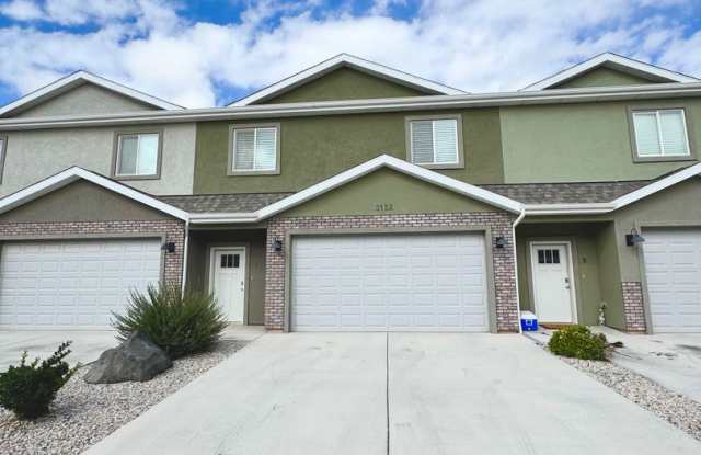 Beautiful 3 Bedroom, 2.5 Bathroom Townhome! Gallery 1