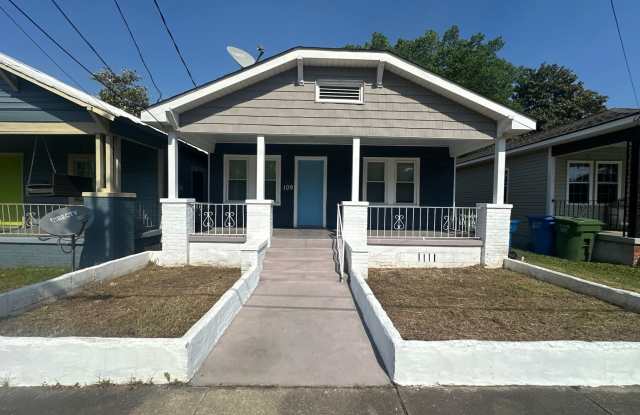 Charming Downtown Gem with Walkable Location Near Soda Pop District - Pet Friendly! photos photos
