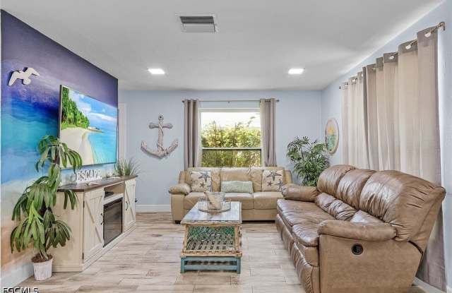 206 Cape Coral Parkway W Gallery 3