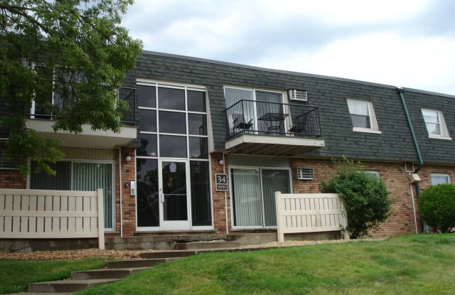 9950 S 84 Terrace - 9950 84th Terrace, Palos Hills, IL 60465