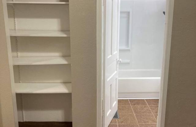 RECENTLY REDUCED MOVE IN READY! photos photos