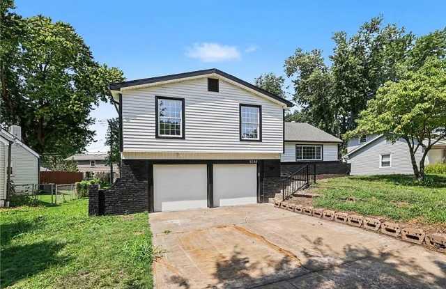 Beautiful Fully Renovated Home in Johnson County Gallery 3