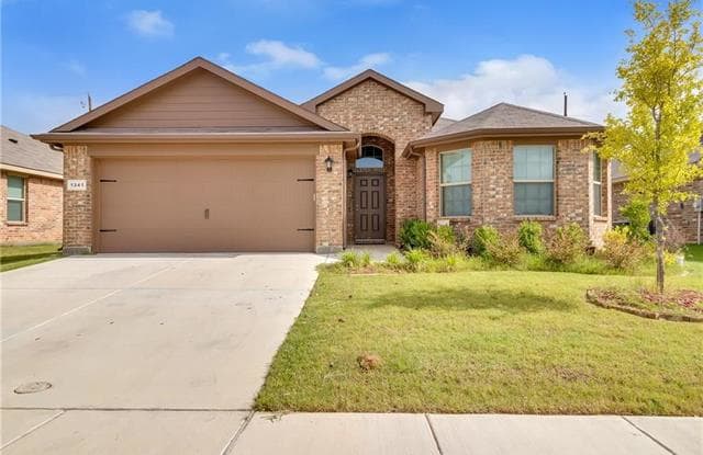 1341 Briarwood Drive - 1341 Briarwood Dr, Azle, TX 76020