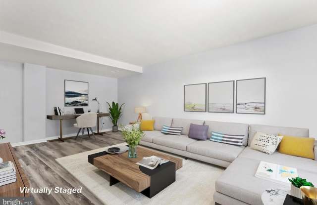 9904 HAGEL Circle Gallery 4
