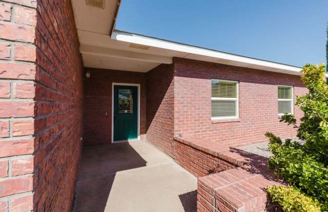 *MOVE IN SPECIAL* $350 OFF FIRST MONTH RENT! Spacious 4 Bedroom Home with Fireplace - 3729 Rosewood Avenue, Alamogordo, NM 88310