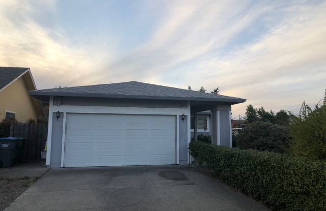 Lovely 3 bedroom House in G Section of Rohnert Park Available Soon! photos photos