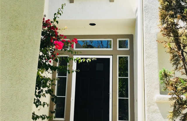 51 La Mirage Circle Gallery 2