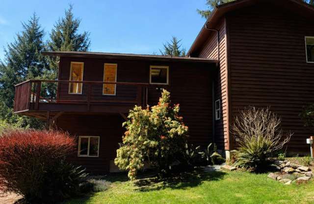 7205 Southwest Burl Drive Gallery 2