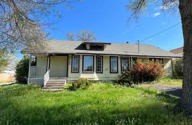 4 Bedroom, 2 Bathroom Home - Located near Oregon Tech and Sky Lakes! photos photos
