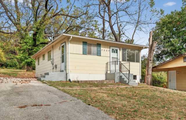 7507 Blanding Drive - 7507 Blanding Drive, Ferguson, MO 63135