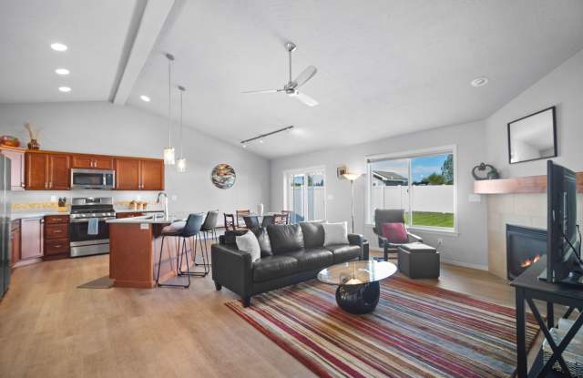 3 bedroom/2 bathroom home in Spokane Valley (Furnished) Gallery 3