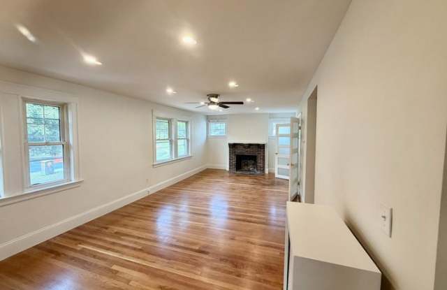 37 Rogers Park Avenue Gallery 2