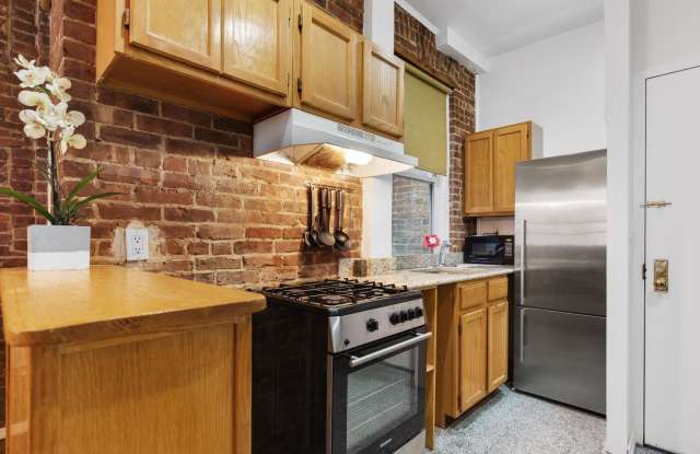793 Ninth Avenue Gallery 3
