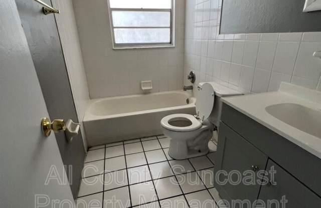 471 76th Ave N #3, Gallery 3