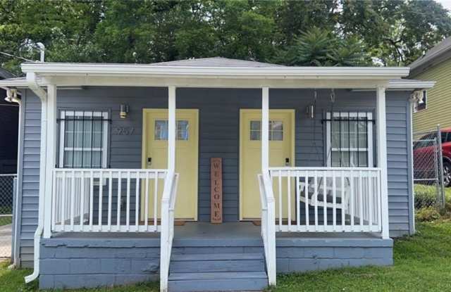957 Welch Street SW photos photos