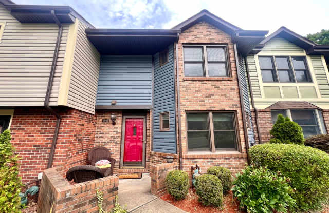 Canterbury Commons - 3 Bedroom 2.5 Bathroom - Spacious Townhome Gallery 1