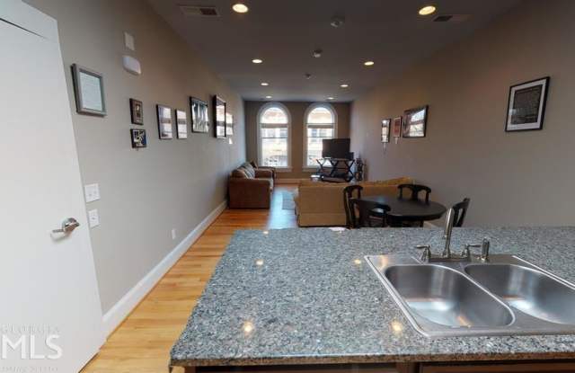 326 Broad St Gallery 4