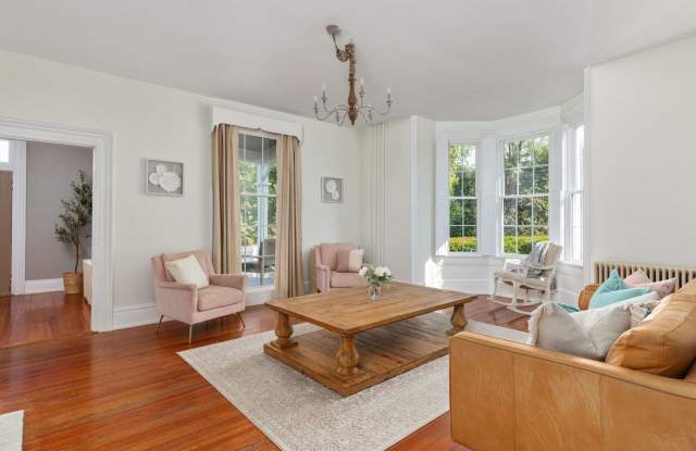 Spacious 4BR House in Middletown Gallery 1