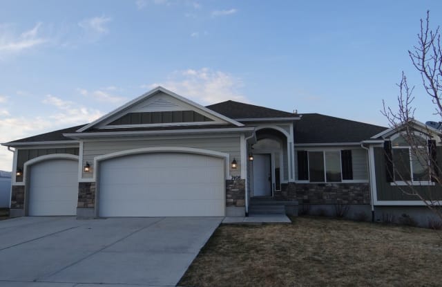 7408 W Sunset Shadow Circle - 7408 Sunset Shadow Circle, Herriman, UT 84096