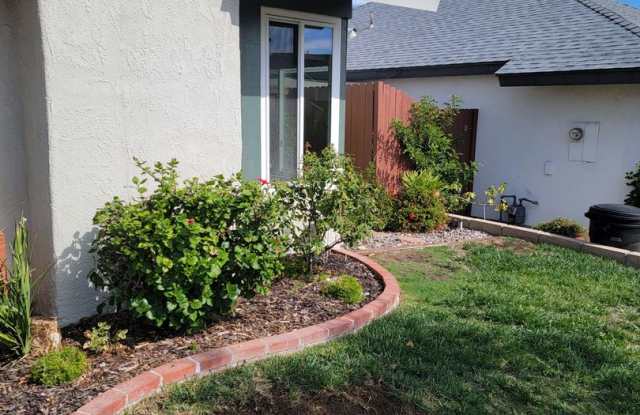 4 Bedroom Single level - 25611 Heatherow Circle, Lake Forest, CA 92630