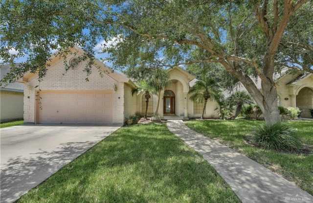 2405 Kiwi Avenue - 2405 Kiwi Avenue, McAllen, TX 78504