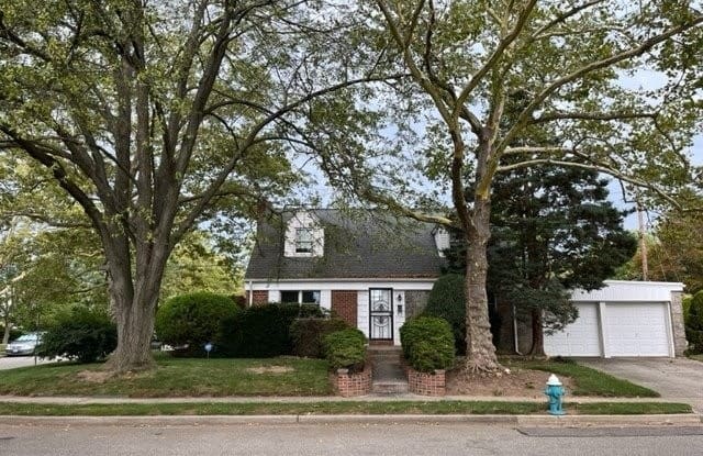 83 Stephan Marc Lane - 83 Stephan Marc Lane, North New Hyde Park, NY 11040 83 Stephan Marc Lane - 83 Stephan Marc Lane, North New Hyde Park, NY 11040