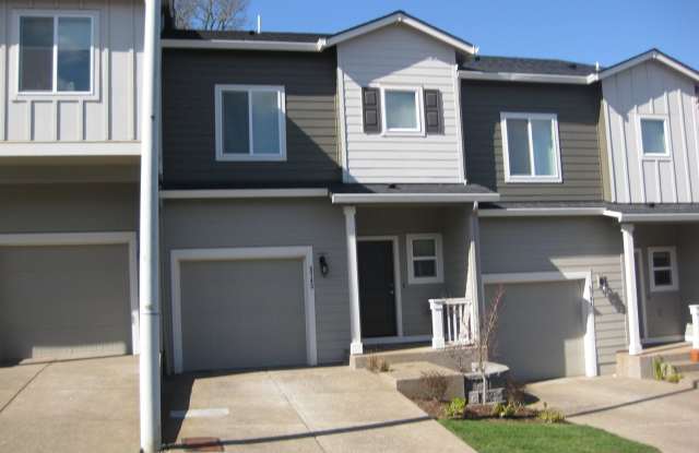 NEW LVP Flooring! Townhome in South Salem with Washer/Dryer ~ 5743 Karen Lynn photos photos