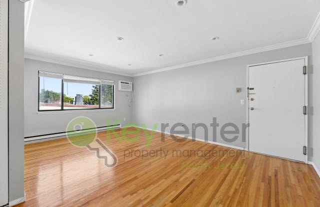 Charming 1BR Condo in Rutherford | Steps from NJ Transit + Downtown Gallery 4