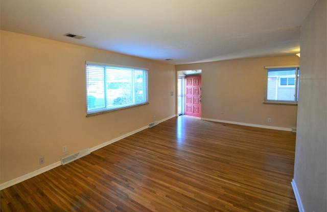 5947 Flower Street Gallery 2
