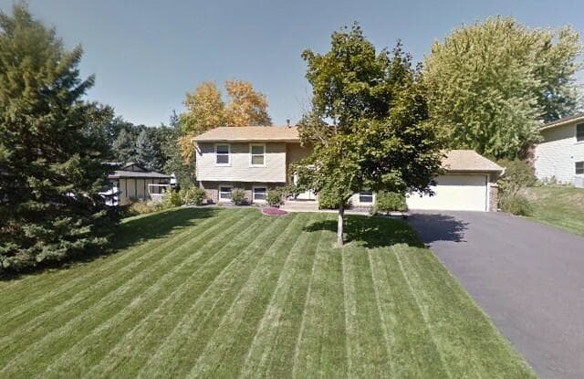 7164 Stratford Rd - 7164 Stratford Road, Woodbury, MN 55125