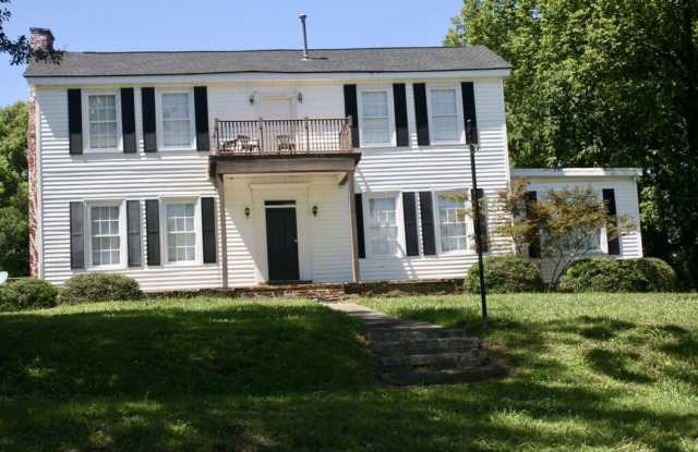 511 W 11th Street photos photos