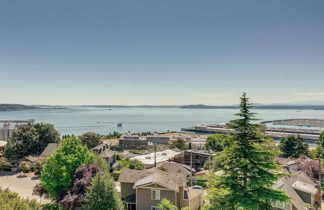 Queen Anne Home - 1228 9th Avenue West, Seattle, WA 98119