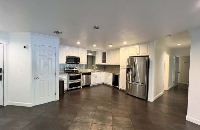 Remodeled 2 Bed, 2 Bath Unit in Downtown Sacramento photos photos