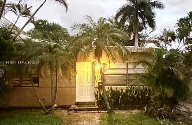 1104 NE 17th Ter photos photos