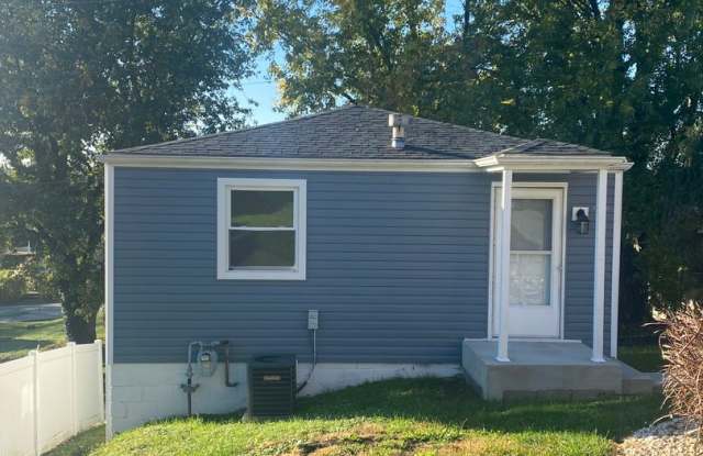 SUPER CUTE 1 BEDROOM/1 BATH HOME IN NORTH IRWIN - MOVE IN READY!! photos photos