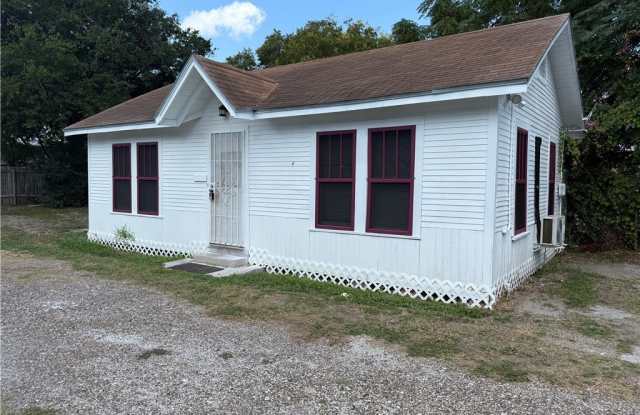 613 1/2 6th Street photos photos