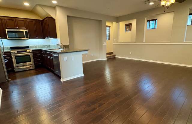 Tri-Level Condo within Walking Distance to The Collection! - 3151 Lisbon Lane, Oxnard, CA 93036