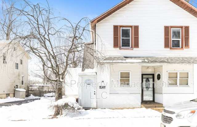 300 Monroe Ave photos photos