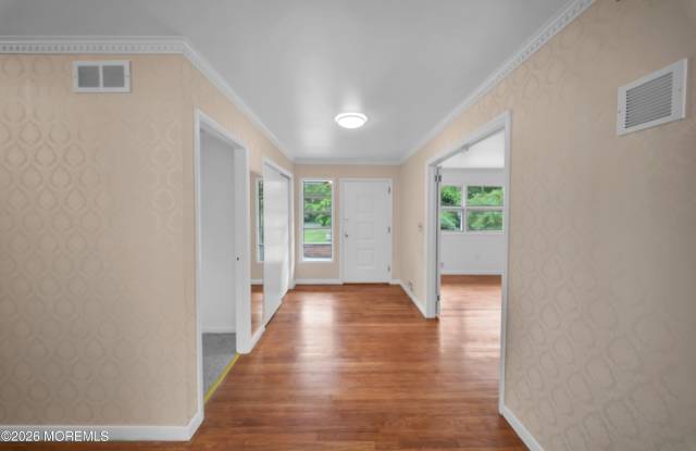 170 Bingham Avenue Gallery 3