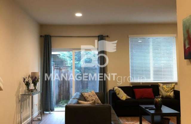 10587 NE Park Ridge Way Gallery 2