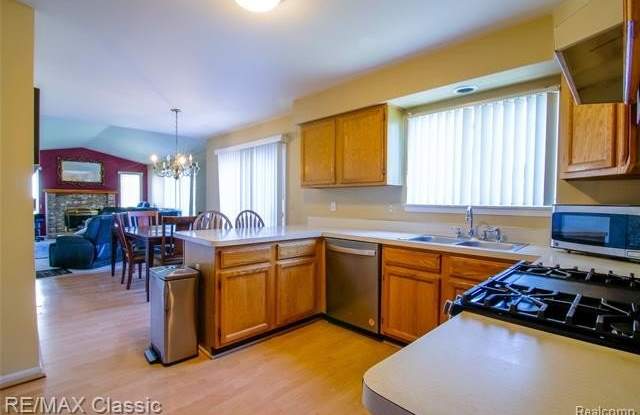 5973 Cottonwood Drive Gallery 4