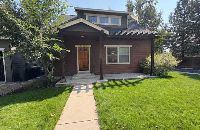 SPACIOUS, MUST-SEE HOME ON CORNER LOT IN THE SOUTH BEND photos photos