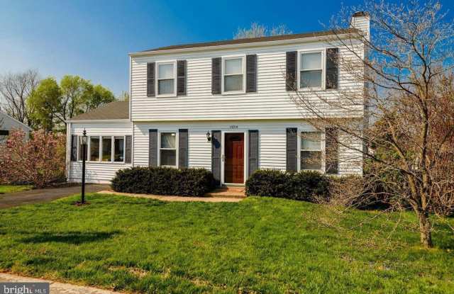 13314 HOLLINGER Avenue photos photos