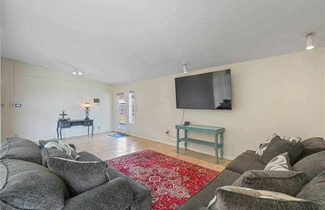 918 Dolphin Place Gallery 4