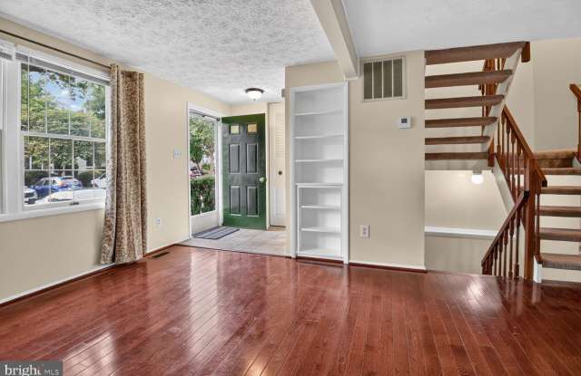 7988 TYSON OAKS Circle Gallery 2