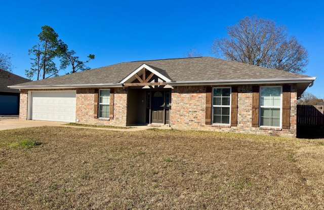 3B/2B Home Available in Lake Marie Subdivision-Available 11/13/2026 Gallery 3