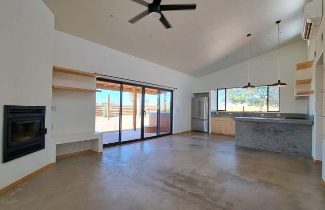 Modern 1 Bedroom Gallery 4