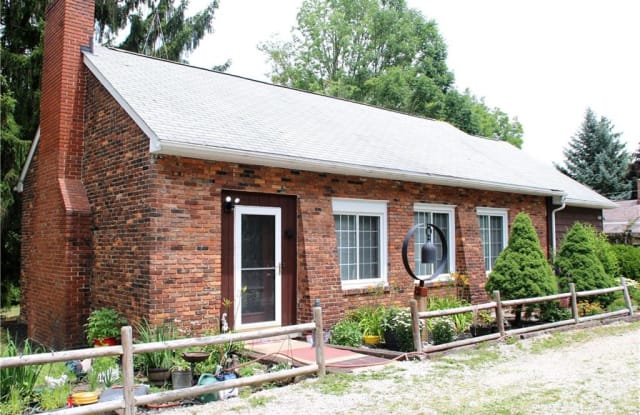 2126 Holmes Dr - 2126 Holmes Drive, Twinsburg, OH 44087